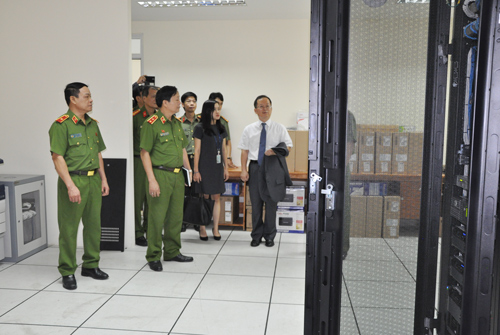 The representatives visited the Server room of the E-Library